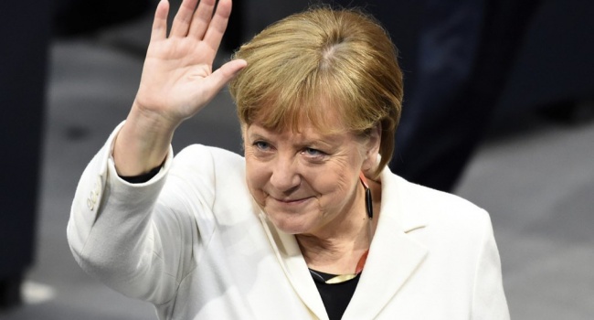 «Это были незабываемые 20 лет»: Ангела Меркель официально покинула свой пост
