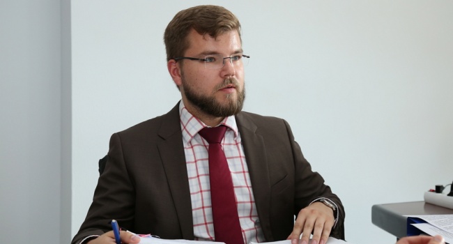Богданов: пока в экономике есть пережитки «совка» будут у нас руководить такие Кравцовы и будет провальная «Укрзализниця» Богданов: пока в экономике есть пережитки «совка» будут у нас руководить такие Кравцовы и будет провальная «Укрзализниця»
