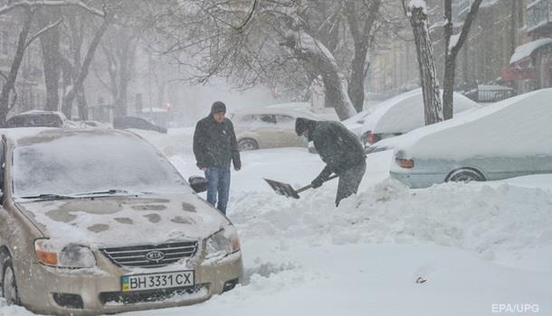 Сильные снегопады и порывы ветра: спасатели предупредили о надвигающейся непогоде в Украине 