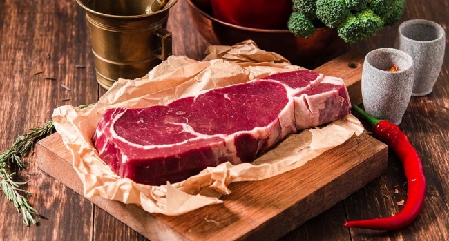 Диетологи призывают отказаться от употребления красного мяса