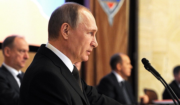 «Вам не поможет никто»: Путин обратился к россиянам и призвал их больше работать 