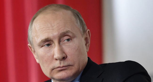 Путин просит россиян не заниматься накоплением денег