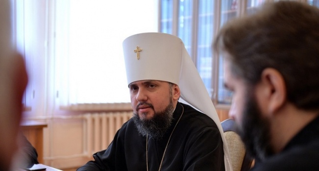 Предстоятель Единой церкви благословлял священнослужителей на помощь Майдану и помогал волонтерам, собирая «гуманитарку» в АТО 