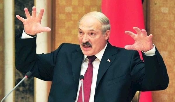 Лукашенко провел тайное совещание из-за давления Кремля Лукашенко провел тайное совещание из-за давления Кремля