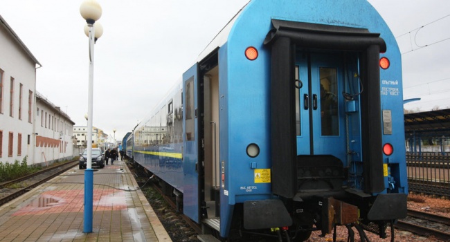«Укрзализныця» добавила 5 дополнительных поездов к Новому году