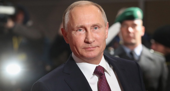 «Будут голодать, но с песнями»: Путин объявил Год музыки в России