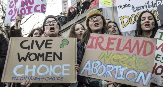 В Ирландии на законодательном уровне разрешили аборты