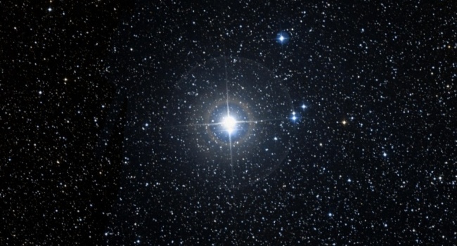 Астрономы рассказали о самой большой звезде во Вселенной