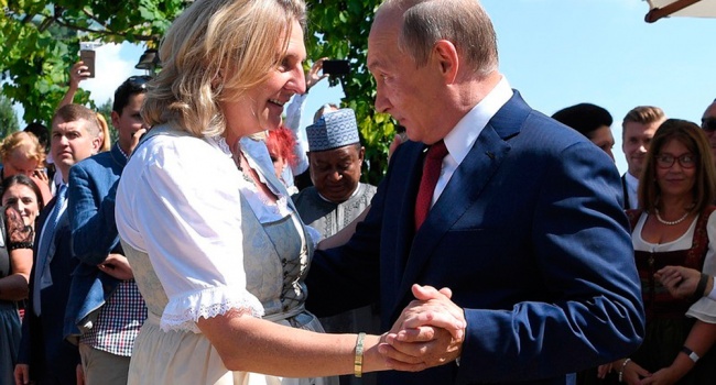 Австрийский министр объяснила, почему отправила Путину приглашение на свадьбу 