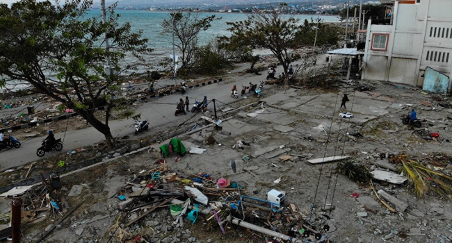Жертвами цунами в Индонезии стали 429 человек