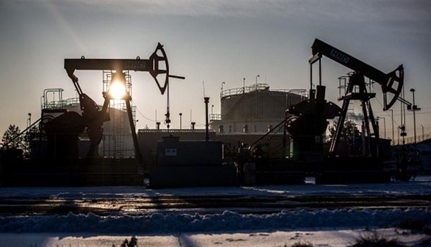 В РФ заявили, что нефть дешевеет из-за действий Белого дома