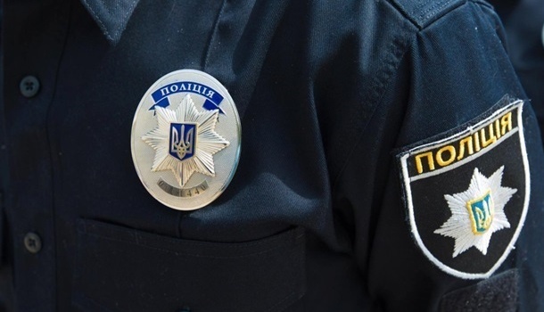 В Луцке сотрудник полиции ограбил подростков и угрожал им пистолетом 