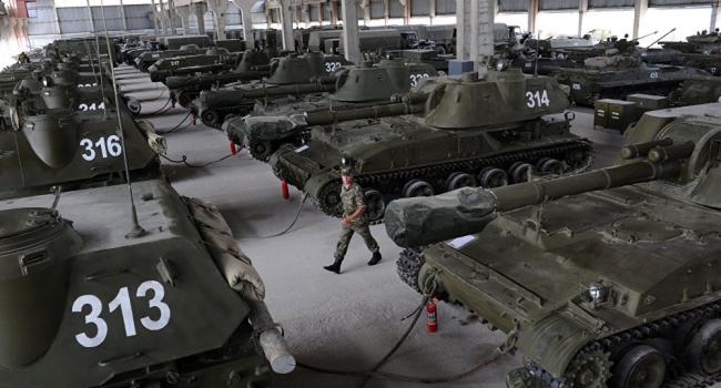 Практически на границе с Украиной РФ построила 3 стационарные военные базы, – политолог