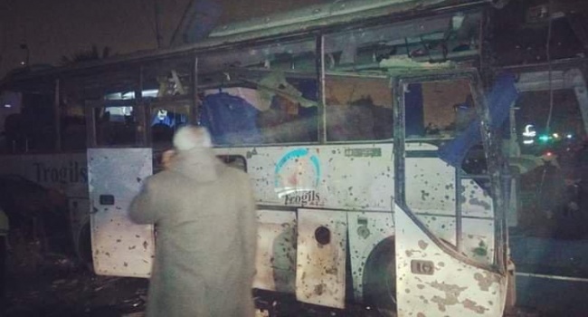 Теракт в Египте: возле пирамид взорвали автобус. Есть жертвы и раненые