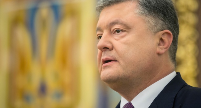 Политолог: «С подачи США Порошенко уничтожил многонационального Украину»
