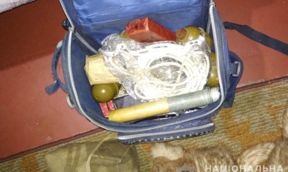 В херсонской квартире полиция нашла склад боеприпасов и оружия