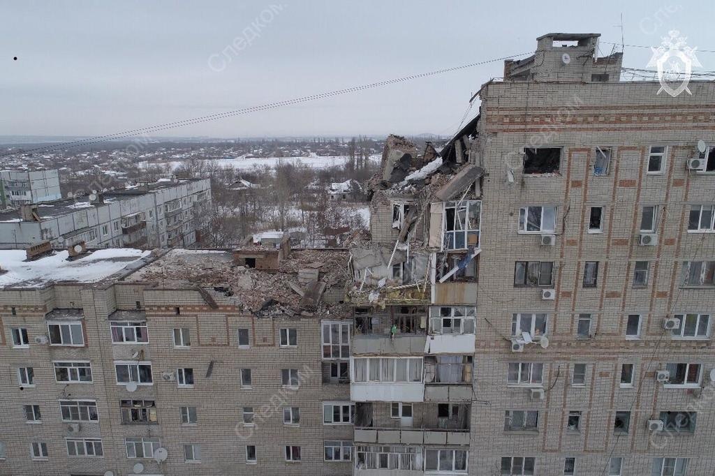 В сети обнародовали шокирующие фото разрушенного взрывом дома в российском городе Шахты - Replyua.net