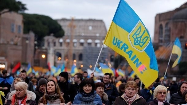 Гройсман: в Украине нужно ввести практику местных референдумов 