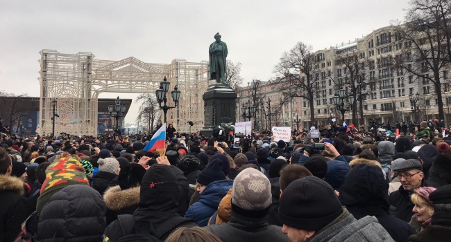 Политолог прогнозирует революцию в РФ в 2019 году