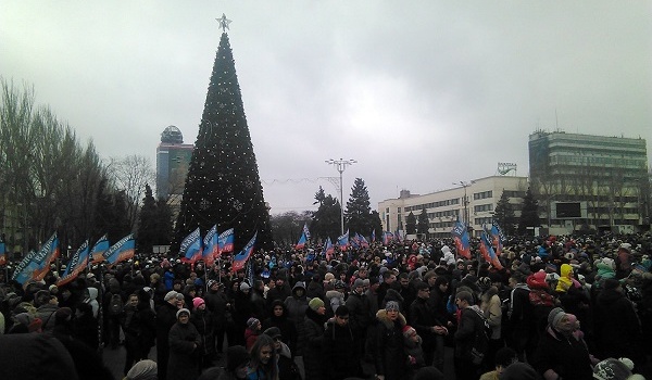 «Биндер зато нет»: сеть впечатлена устрашающими фото из Донецка 