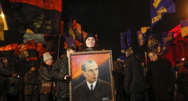 У российских экспертов который день подряд истерика – пропустили 1 января в Украине марш в честь Бандеры