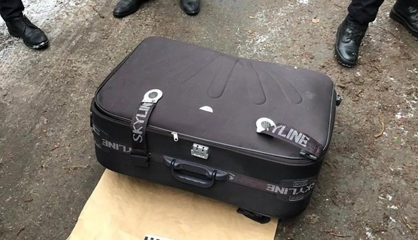 В мусорном контейнере Днепра нашли чемодан с телом девушки