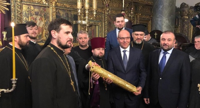 Волонтер: президенту пора объясниться, чтобы не дать право голоса пятой колонне Волонтер: президенту пора объясниться, чтобы не дать право голоса пятой колонне