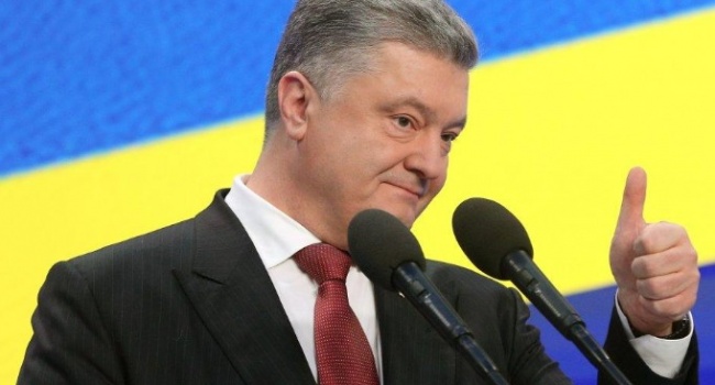 Порошенко заявил, что Украина продолжит использовать Керченский пролив 