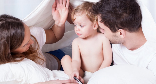 Почему дети не должны спать в одной постели с родителями