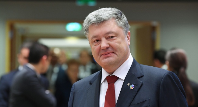 Блогер: «Всё это уже было - толпы верующих, народное обожание и ожидание чуда» Блогер: «Всё это уже было - толпы верующих, народное обожание и ожидание чуда»