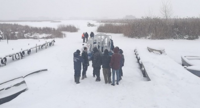 На Киевщине под лед провалились три мужчины На Киевщине под лед провалились три мужчины