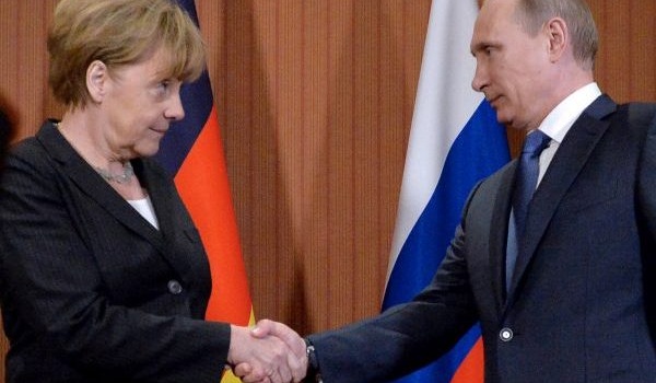 Разговор Путина с Меркель подняли на смех в Сети 