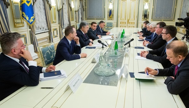 Порошенко провел встречу с дипломатами европейских стран