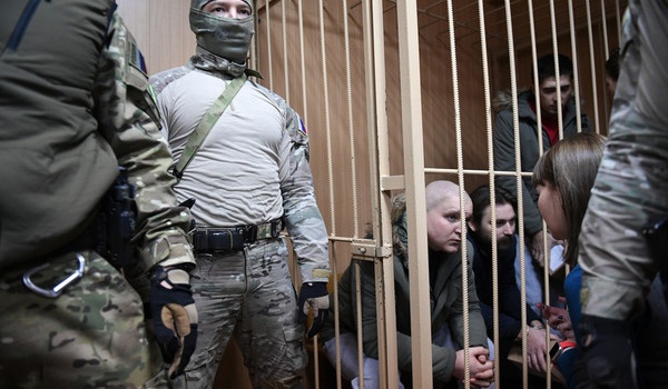 Российский суд продлил арест еще четырем украинским морякам  