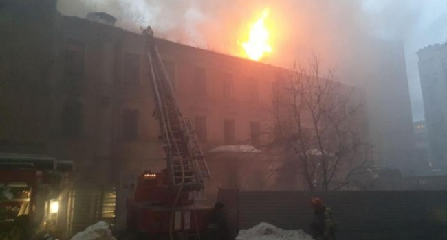 Причины пожара в правительственном квартале в Киеве ещё неизвестны 