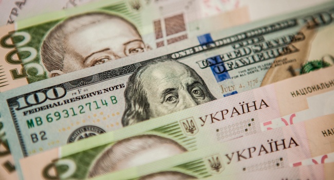 Эксперты дали прогноз курса доллара в Украине
