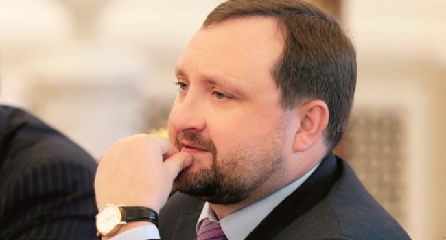 ГПУ завершила расследование в отношении Арбузова, но Луценко похвал не видать