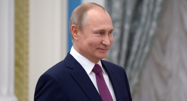 Опрос в России: рейтинг доверия Путину упал до исторического минимума