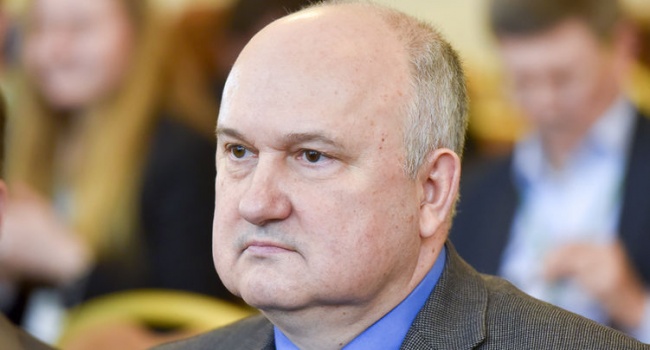У Гриценко появился серьезный конкурент из лагеря силовиков У Гриценко появился серьезный конкурент из лагеря силовиков