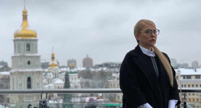 Тимошенко присвоила себе организацию «цепей единства» по всей Украине Тимошенко присвоила себе организацию «цепей единства» по всей Украине