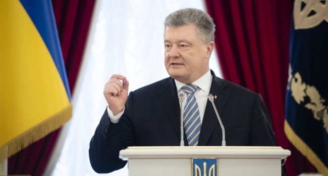 Порошенко уже дышит в затылок Тимошенко: все ждут его официального выдвижения Порошенко уже дышит в затылок Тимошенко: все ждут его официального выдвижения