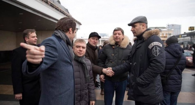 МАФы на ж/д вокзале полетят, как щепки: Кличко анонсировал масштабный демонтаж МАФы на ж/д вокзале полетят, как щепки: Кличко анонсировал масштабный демонтаж
