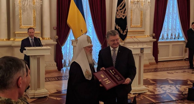 Филарет ловко поставил на место сразу всех политиков, кто пытался разыгрывать его фигуру в виде джокера, – блогер Филарет ловко поставил на место сразу всех политиков, кто пытался разыгрывать его фигуру в виде джокера, – блогер