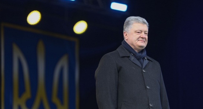Аналитик о выдвижении Порошенко: помпезности не ждите. Президенту есть что сказать, о чем отчитаться, что предложить нации Аналитик о выдвижении Порошенко: помпезности не ждите. Президенту есть что сказать, о чем отчитаться, что предложить нации