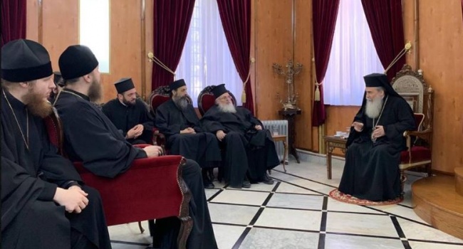 Патриарх Иерусалимский, отказавшийся от встречи с Порошенко, провел переговоры с делегацией УПЦ Одесской епархии