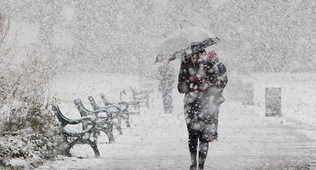 Много ДТП и жертв: в полиции рассказали о последствиях снегопада в Украине 