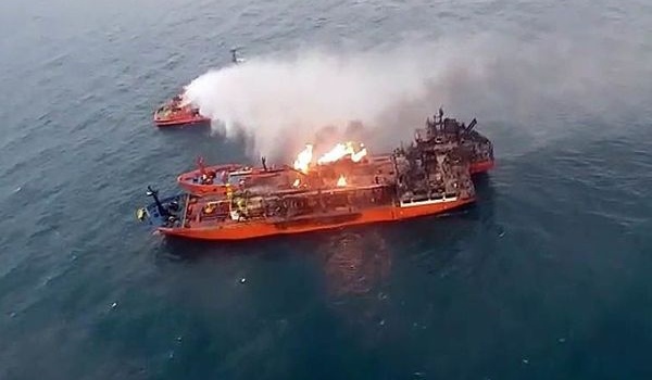 Хотят спасти Крымский мост? Оккупанты пошли на жесткие меры из-за загоревшихся танкеров 