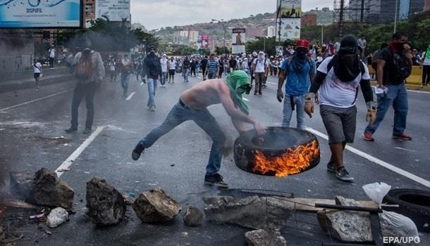 Полиция в Венесуэле задержала 500 участников протеста 