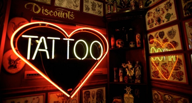 Ученые рассказали, как татуировки влияют на психику