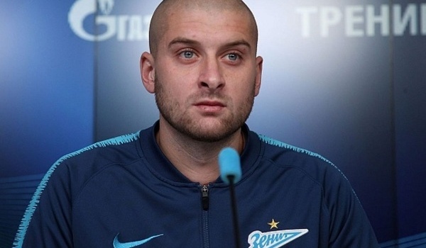 «Буду играть за действительно великий клуб»: Ракицкий провел первую пресс-конференцию в Петербурге